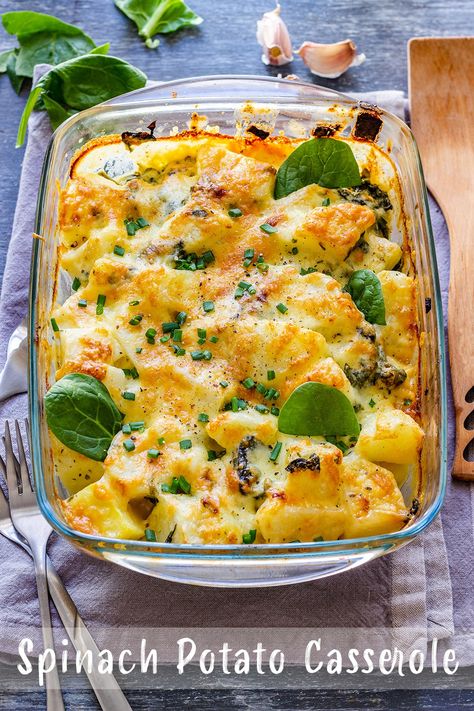 Potatoes And Spinach Recipes, Potato Spinach Casserole, Breakfast Casserole With Potatoes, Casserole With Potatoes, Spinach And Potato Recipes, Vegetarian Casseroles, Spinach Casserole Recipes, Potatoes And Spinach, Spinach Potato