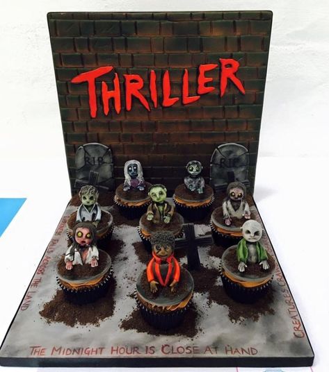 Thriller Cupcakes - Cake by Gillw101 Thriller Themed Party, Thriller Birthday Party, Cake Exhibition, Michael Jackson Halloween, Michael Jackson Cake, Michael Jackson Party, Michael Jackson Merchandise, Holiday Party Foods, Michael Jackson Thriller