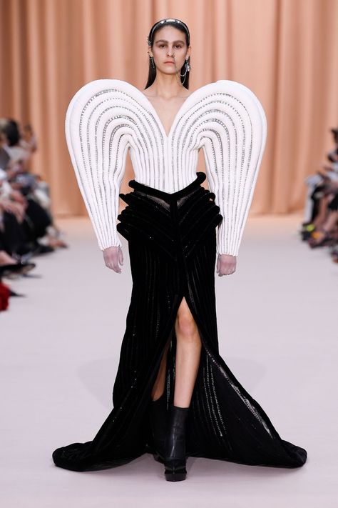 Jean Paul Gaultier by Olivier Rousteing Fall 2022 Couture [PHOTOS] Fall 2022 Couture, Jean Paul Gaultier Haute Couture, 2022 Couture, University Style, Olivier Rousteing, Couture Designers, Couture Runway, 2023 Fashion, Winter 2022