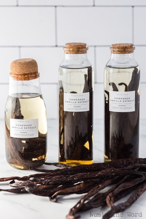 Homemade Double Fold Vanilla Extract is twice as flavorful as store-bought vanilla. Made with real vanilla beans and alcohol, it's so easy! #doublefoldvanillaextract #doublefoldvanillaextractrecipe #vanillaextract #homemadevanillaextract #extrastrengthvanillaextract #doublefoldvanillaextractratio #vanillaextractdoublefold #doublefoldvanillaextractounce #homemadedoublefoldvanillaextract #numstheword #doublestrengthvanillaextract Real Vanilla, Vanilla Extract Recipe, Bakers Kitchen, Madagascar Vanilla Beans, Homemade Vanilla Extract, Shake Bottle, Vanilla Beans, Pantry Essentials, Sugar Cubes