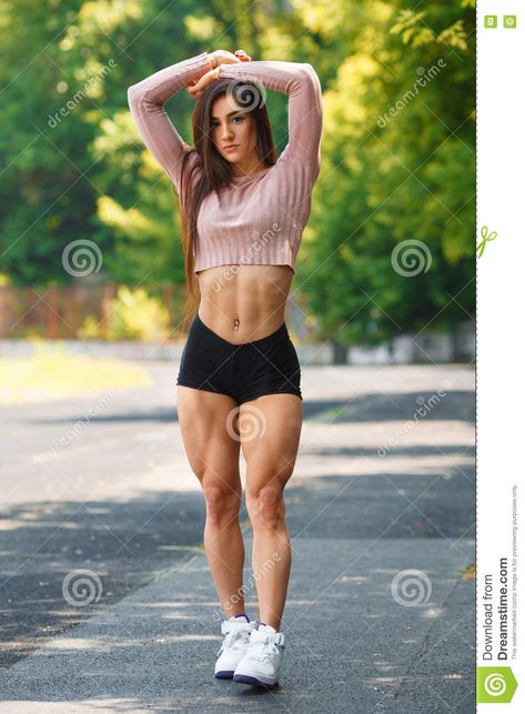 Big Quads, Posing Outdoor, Muscular Girl, Yoga Pictures, Yoga Positions, Muscle Girls, Yoga Videos, Muscle Women, Sport Girl