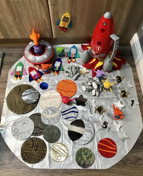 Eyfs Space Theme, Tuff Tray Ideas Space, Space Activities Tuff Tray, Space Tuff Tray Ideas, Space Themed Tuff Tray, Playgroup Activities, Planets Activities, Tuff Tray Ideas Toddlers, Baby Play Areas