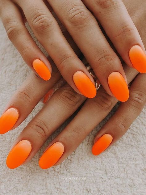 35+ Orange Nail Designs To Try This Summer Bright Orange Nail Designs, Orange Nail Ideas, Bright Orange Nails, Orange Ombre Nails, Fingernails Painted, Sns Nails Colors, Beachy Nails, Orange Nail Designs, Orange Nail