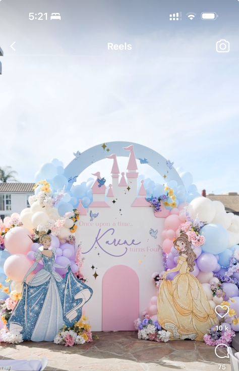 Princess Birthday Party Balloons, Pastel Princess Birthday Party, Cincoañera Ideas, Princess Backdrop, Disney Princess Backdrop, Disney Princess Theme Birthday Party, Princess Backdrops, Disney Princess Theme, Cinderella Theme