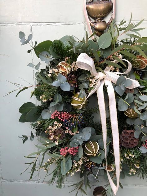 Christmas // How to Make a Wreath - Roses and Rolltops Christmas Door Greenery, Beautiful Christmas Wreaths, Fresh Wreaths Christmas, Real Christmas Wreaths, Floral Christmas Wreath, Fresh Wreaths, Christmas Door Swag, Wreath Workshop, Fresh Christmas Wreath