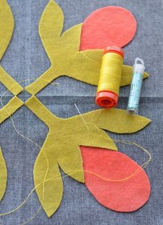 Wool Applique Quilts, Appliqué Quilts, Wool Appliqué, Retro Farmhouse, Wool Felt Projects, Applique Tutorial, Wool Applique Patterns, Wool Quilts, Wool Embroidery