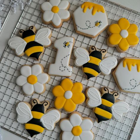 Happy 1st Bee-day! 🐝🍯 #beecookies #beedaycookies #beedayparty #beesugarcookies #beebirthday #honeycookies #decoratedcookies #decoratedsugarcookies #bumblebeecookies #chicagolocalbusiness #instacookies 1st Bee Day Cookies, 1st Bee Day, Happy Bee Day, Bee Cookies, Honey Cookies, Bee Day, Bee Birthday, Bee Theme, Sugar Cookies Decorated