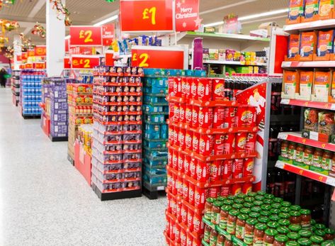 Freestanding display units at the end of supermarket aisles Supermarket Display Ideas, Supermarket Display Ideas Retail, Supermarket Signage, Supermarket Display Visual Merchandising, Supermarket Shelves Design, Pos Display Design Point Of Sale, Point Of Sale Display, Pos Display, Retail Displays