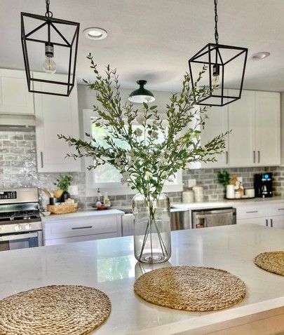 Large Island Decor, Island Centerpiece Ideas Kitchen, Kitchen Island Decor Centerpieces, Island Decor Ideas, Island Centerpiece, Kitchen Island Centerpiece, Long Dining Room Tables, Kitchen Island Decor Ideas, Kitchen With Long Island