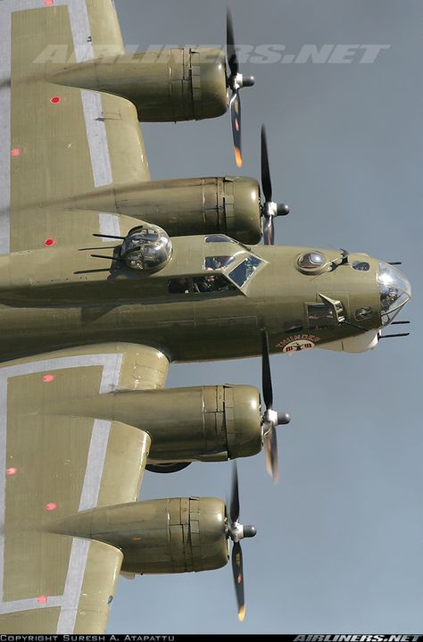 "THUNDERBIRD" Boeing B-17G-105-VE Flying Fortress (Sn 44-85718) (N900RW) Owned and Operated by Lone Star Flight Museum, Galveston, Texas Wwii Fighter Planes, Wwii Airplane, Flying Fortress, Old Planes, Wwii Fighters, Wwii Plane, Military Airplane, Ww2 Planes, B 17