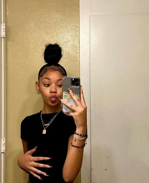 Fake Bun Hairstyles For Black Women, Hair Slick, Short Relaxed Hairstyles, Natural Hair Bun Styles, Quick Natural Hair Styles, Edges Hair, Girls Natural Hairstyles, Cute Box Braids Hairstyles, Curly Hair Styles Easy