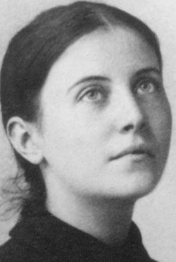 Gemma Galgani was born on March 12, 1878, in a small Italian town near Lucca. At a very young age, Gemma developed a love for prayer. She made her First Communion on June 17, 1887. As a pupil at the ... Saint Gemma, St Gemma, St Gemma Galgani, Gemma Galgani, Toscana Italia, Catholic Books, Patron Saints, Mother Mary, Roman Catholic