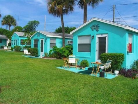 Driftwood Motel - Jensen Beach, Florida. Jensen Beach Florida, Motel Signs, Vintage Buildings, Vintage Motel, Florida Images, East Coast Beaches, Port St Lucie, Jensen Beach, Fort Pierce