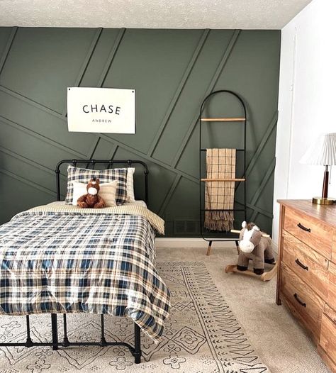 Green walls + natural wood accents = perfection Boys Room Green Accent Wall, Green Little Boys Room, Dark Green Shiplap Wall, Green Kids Room Boys, Boys Room Green Walls, Accent Wall Boys Bedroom, House Schemes, Dark Green Accent Wall, Grey Boys Rooms