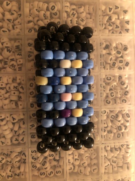 Weezer Kandi, Kandi Inspo, Kandi Cuff, Kandi Patterns, Weezer, Not Mine, Hobbies, Cuff, Pattern