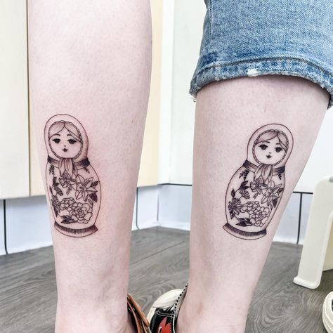 8 Tattoo Ideas For Sisters – Self Tattoo Matryoshka Tattoo, Russian Doll Tattoo, Nesting Doll Tattoo, Mangas Tattoo, Russian Tattoo, Doll Tattoo, Tattoo Quotes For Women, Flash Tattoo Designs, Quotes For Women