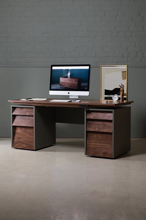 Traditional Writing Desk, Sculptural Furniture, Writing Desks, Custom Furniture Design, Stand Desk, Computer Room, Sit Stand Desk, Concrete House, Best Desk