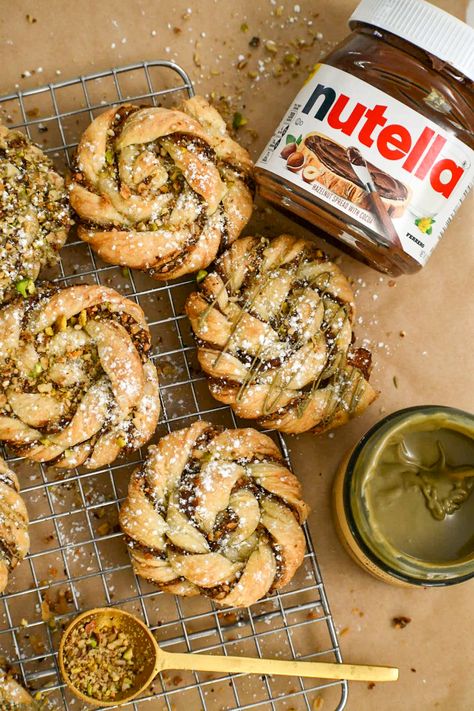 Nutella Baklava, Creamed Cucumbers, Chocolate Book, Vegetarian Comfort Food, Best Chips, French Onion Dip, Puff Pastry Dough, Pastry Dough, French Onion