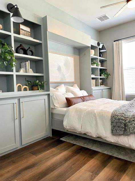 Long Narrow Guest Room, Tiny Guest Bedroom Ideas, Small Room Layouts, Room Layouts, Furniture Flips, Small Room, Flipping Furniture, Guest Bedrooms, Room Layout