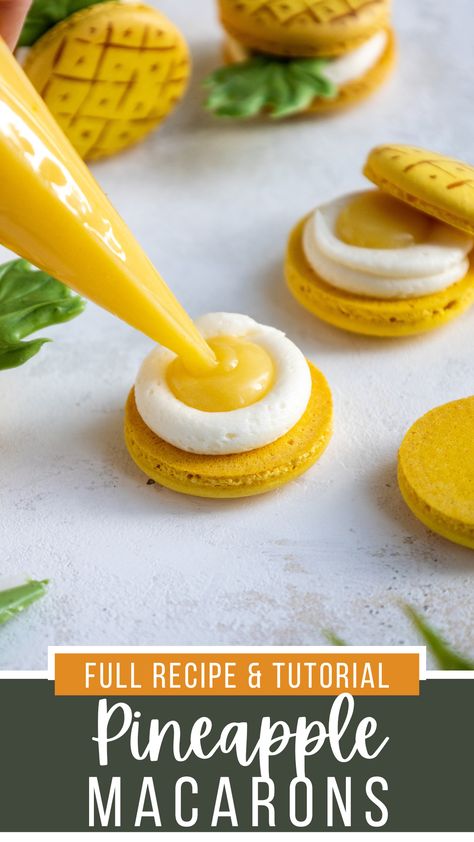 Pineapple Upside Down Macarons, Pina Colada Macarons Recipe, Mango Macaron Filling, Mango Macarons Recipe, Pina Colada Macarons, Christmas Macaroons Recipe, Tropical Macarons, Macaron Flavors Ideas, Pineapple Filling Recipe