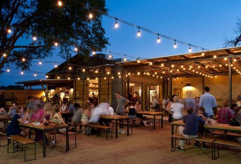 Bar Entrance, Beer Garden Ideas, Backyard Lights, Outdoor Restaurant Patio, Rooftop Restaurant Design, Coffee House Design, Lights For Patio, Outdoor Restaurant Design, Pub Design