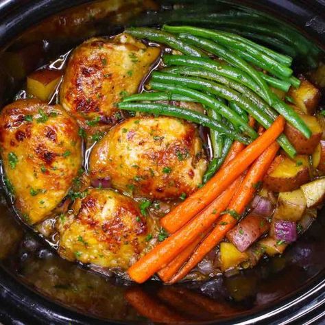 Crockpot Honey Garlic Chicken Recipe - IzzyCooking Slow Cooker Honey Garlic Chicken, Pot Recipes Healthy, Garlic Chicken Recipes, Chicken Slow Cooker Recipes, Honey Garlic Chicken, Honey Garlic, Slow Cooking, Chicken Crockpot Recipes, Garlic Chicken