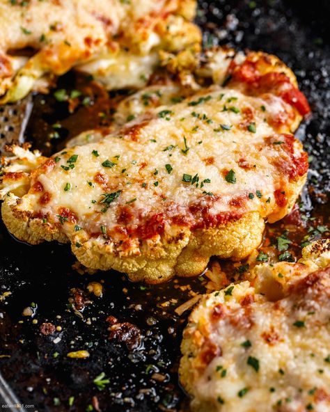 Roasted cauliflower parmesan - #cauliflower #parmesan #recipe #eatwell101 - A low carb, vegetarian dish with marinara sauce, mozzarella, and parmesan cheese to add a tasty vegetable to your dinner table. - #recipe by #eatwell101® Cauliflower Marinara Bake, Cauliflower Parm, Cauliflower Parmesan, Pasta Soup Recipes, Cauliflower Steaks Recipes, Roasted Cauliflower Steaks, Parmesan Cauliflower, Cauliflowers, Vegetarian Main Course