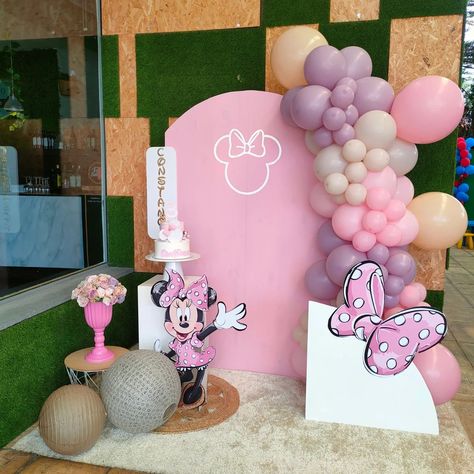 Minnie Mouse Theme Party, Minnie Mouse Birthday Decorations, Minnie Mouse Theme, Disney Theme Party, Birthday Party Theme Decorations, Mini Mouse, Mouse Birthday, Mickey Mouse Birthday, Minnie Mouse Birthday