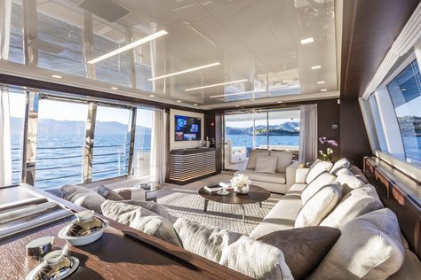 Living room inside a Yacht. - Imgur Luxury Yacht Interior, Yacht Interior Design, Yacht Interior, Boat Interior, Boats Luxury, Yacht For Sale, Yacht Design, Luxury Yachts, Interior Design Tips