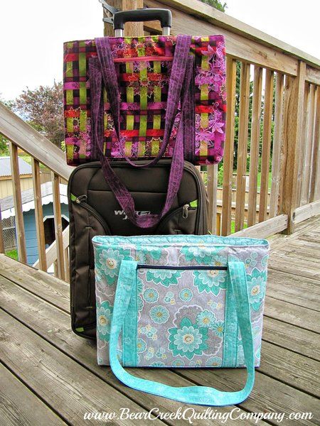 Laptop Bag Tutorial Diy Laptop Bag, Laptop Travel Bag, Modern Bag, Pad Bag, Sewing Tutorials Free, Bag Sewing, Sewing Purses, Bag Tutorial, Diy Purse