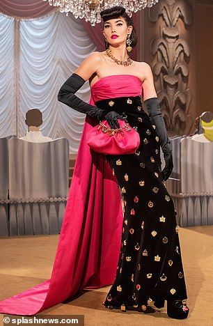 Milan Fashion Week: Winnie Harlow channels Audrey Hepburn at Moschino show | Daily Mail Online Moschino Fashion Show, Moschino Fashion, Fashion 2000, Moschino Dress, Couture Evening Dress, Lily Aldridge, Milano Fashion Week, Fantasy Theme, Red Gowns