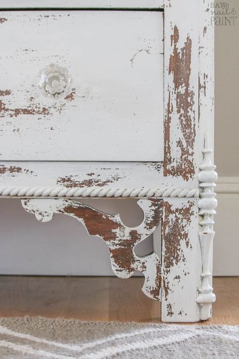 Chippy White Dresser Using Milk Paint - Saw Nail and Paint Chippy Paint Technique, Chippy Painted Furniture, Milk Paint Furniture, Vintage Bedroom Furniture, Painted Bedroom Furniture, Shabby Chic Room, Shabby Chic Dresser, White Bedroom Furniture, White Dresser