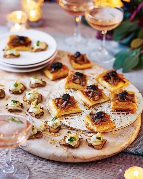 These classic French canapé may be small in size but the topping made from anchovies, olives and thyme means they're big in flavour. Grape Crostini, Canapes Ideas, Christmas Canapes, Christmas Starters, Hazelnut Recipes, Pear Crisp, Canapes Recipes, Cheese Straws, Olive Relish