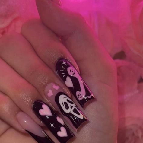 NAILZBYLYSS 🤍 on Instagram: "Spooky season is here 👻 October spooky promo is posted on my booking website! @nailprofus super black polish discount code: lyss #spooky #spookyseason #halloweennails #spookynails #nailsofinstagram #ghostface #ghostfacenails #blacknails" Ghostface Nails Acrylic, Ghost Face Nails, Ghostface Nails, Alt Nails, Character Nails, Horror Nails, Halloween Acrylic, 2024 Nails, Halloween Acrylic Nails