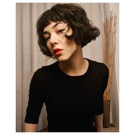 French Bobs, Micro Bangs, Line Bob Haircut, Bohemian Hair, Messy Bob Hairstyles, French Bob, Bob Hairstyles With Bangs, Organic Hair Care, Short Curly Bob