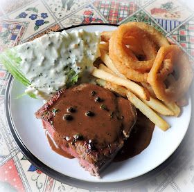 Peppercorn Sauce For Steak, Steak And Whiskey, Peppercorn Sauce Recipe, Peppercorn Steak, Grandma Kitchen, Whiskey Sauce, Pepper Sauce Recipe, Peppercorn Sauce, Homemade Sauce Recipes