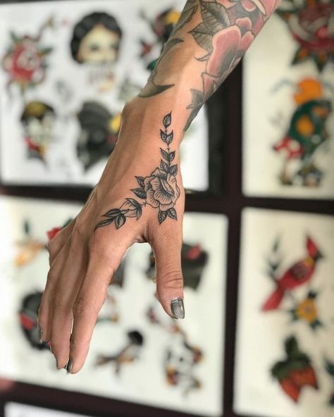 Tattoo Main, Side Hand Tattoos, Tattoos For Women Small Meaningful, Thumb Tattoos, Tato Minimal, Tato Henna, Skeleton Hand Tattoo, Hand Tattoos For Women, Small Hand Tattoos