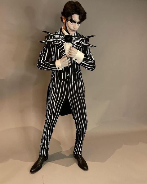 Jack Skellington Halloween Costume, Clue Costume, Diy Costumes Men, Lil Huddy, Halloween Costumes 2022, Dog Design Art, Chase Hudson, Halloween This Year, Fantasias Halloween