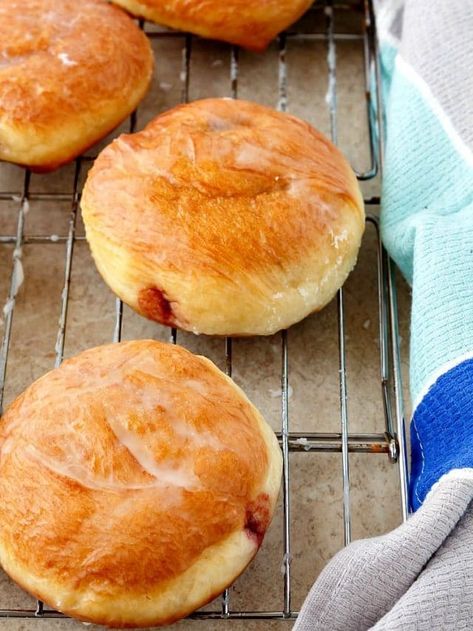 Jelly Donut Recipe, Mashed Potatoes And Chicken, Krispy Kreme Copycat Recipe, Jelly Donuts Recipe, Brioche Recipes, Easy Crock Pot Recipes, Potatoes And Chicken, Sour Cream Donut, Yummy Donuts