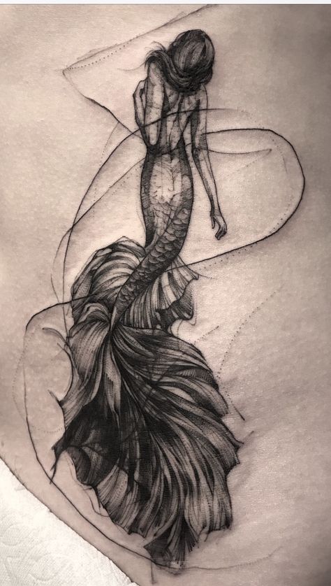 Great angle but I’d like less fin. Tattoo Mermaid, Siren Tattoo, Dragons Tattoo, Mermaid Tattoo Designs, Ocean Tattoos, Disney Tattoo, Geniale Tattoos, Mermaid Tattoo, Mermaid Tattoos