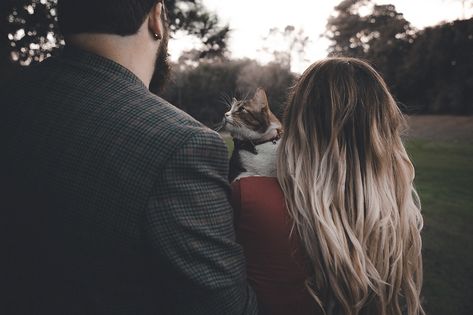 Cat Family Photo, Cross Eyed Cat, Engagement Picture Outfits, Fall Engagement Pictures, Cross Eyed, Engagement Pictures Poses, Pre Wedding Poses, Save The Date Photos, Engagement Poses