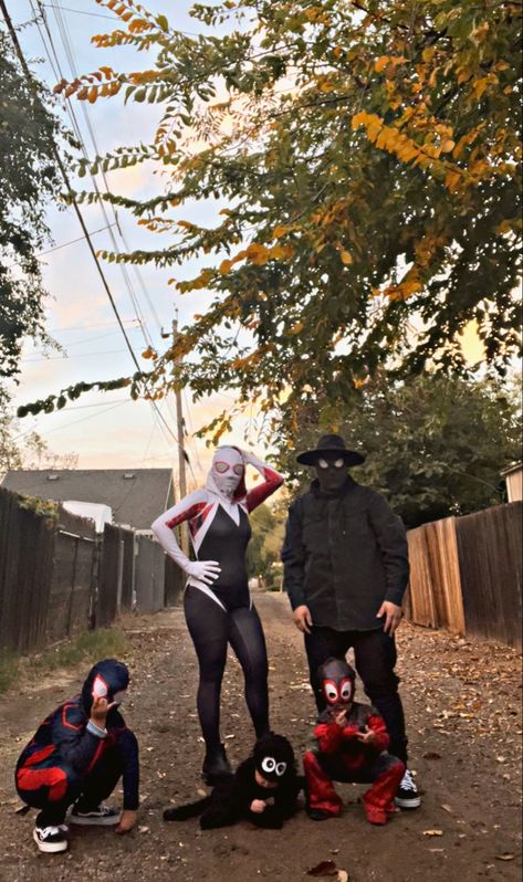 Spiderman Costume Family, Family Spider Man Costumes, Spider Man Halloween Family, Family 4 Costume Ideas, Spiderverse Family Costumes, Spiderman Family Costumes Halloween, Spider Man Family Halloween Costumes, Family Spiderman Costumes, Spider Man Family Costume