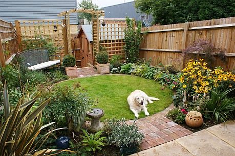 Small Square Garden Ideas, Garden Design Ideas Uk, Very Small Garden Ideas, Courtyards Gardens, Small Back Gardens, Garden Design Ideas On A Budget, Garden Ideas Uk, Tiny Garden Ideas, Small Front Gardens