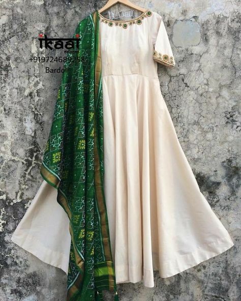 Bandini Dupatta, Anarkali Dress With Dupatta, Dress With Dupatta, Bandhani Dress, Long Gown Design, Anarkali Dress Pattern, Salwar Designs, Long Kurti Designs, Long Dress Design