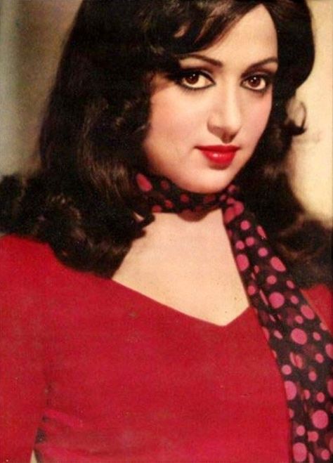 Hema Malini, Bollywood Pictures, Retro Bollywood, Bollywood Hairstyles, Bollywood Outfits, The Rising Sun, Vintage Bollywood, Dream Girl, Rising Sun