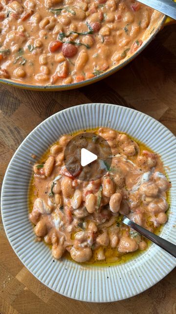 Sophie Waplington on Instagram: "30 / 30 ep. 10: High protein creamy tomato and basil beans

It’s tomato season guys so make the most whilst they’re at their best. This also works really well with slightly-past-their-best toms so save for later when you need it. 

Protein breakdown:

Beans: 31g
Tofu: 34g
Nooch: 8g
Miso: 4g

Total: 77g
/2 = 38.5g

Ingredients 

1/2 an onion, finely chopped 
5 cloves garlic, crushed 
1 tbsp tomato puree 
3-4 large tomatoes, chopped 
2 x 400g tins of butterbeans
Small handful of torn fresh basil 
250g firm tofu - I used tomato flavoured @taifuntofu but if you can’t find this, just use firm tofu and add a bit more tomato puree and salt 
3 heaped tbsp nooch
2 tbsp white miso 
Splash of water 

To serve:
More fresh basil 
Extra virgin olive oil 
Toasted sourdoug Tomato Tofu, Tomato White Bean, Roasted Tomatoes And White Beans, Tomato Tofu Soup, Vegan Tomato Soup Fresh Tomatoes, Cauliflower Dishes, Plant Based Cookbook, Tomato Season, Easy Eat