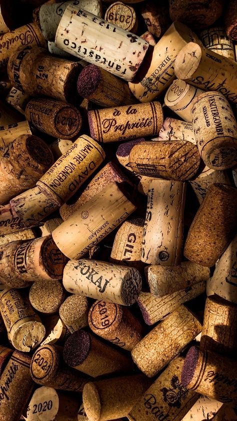 Wine Wallpaper, Cork Wallpaper, Iphone Wallpaper Texture, Wine Photography, Wine Art, Art Gallery Wallpaper, Wine Corks, Wood Wallpaper, Wine Enthusiast