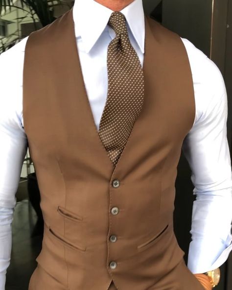 Like it? #video #knot #suit #brown #waistcoat  #abhouse Brown Waistcoat, Vest Outfits Men, Suit Brown, Usa Dress, Summer Brown, Brown Vest, Usa Dresses, Gray Suit, Vest Outfits