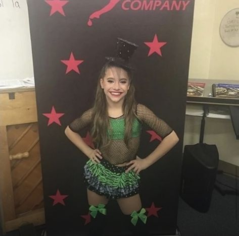 Mackenzie Ziegler Dance, Maddie Mackenzie, Dance Moms Outfits, Dance Moms Mackenzie, Dance Moms Memes, Dance Moms Season, Dance Moms Costumes, Dance Moms Maddie, Dance Moms Moments