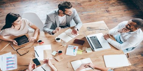 3 Ultimate Benefits of an Employee Advocacy Program: A Fujitsu Success Story Retention Strategies, Team Communication, Group Of Five, Onboarding Process, Corporate Communication, Competitive Analysis, The Daily Show, Corporate Training, Company Culture